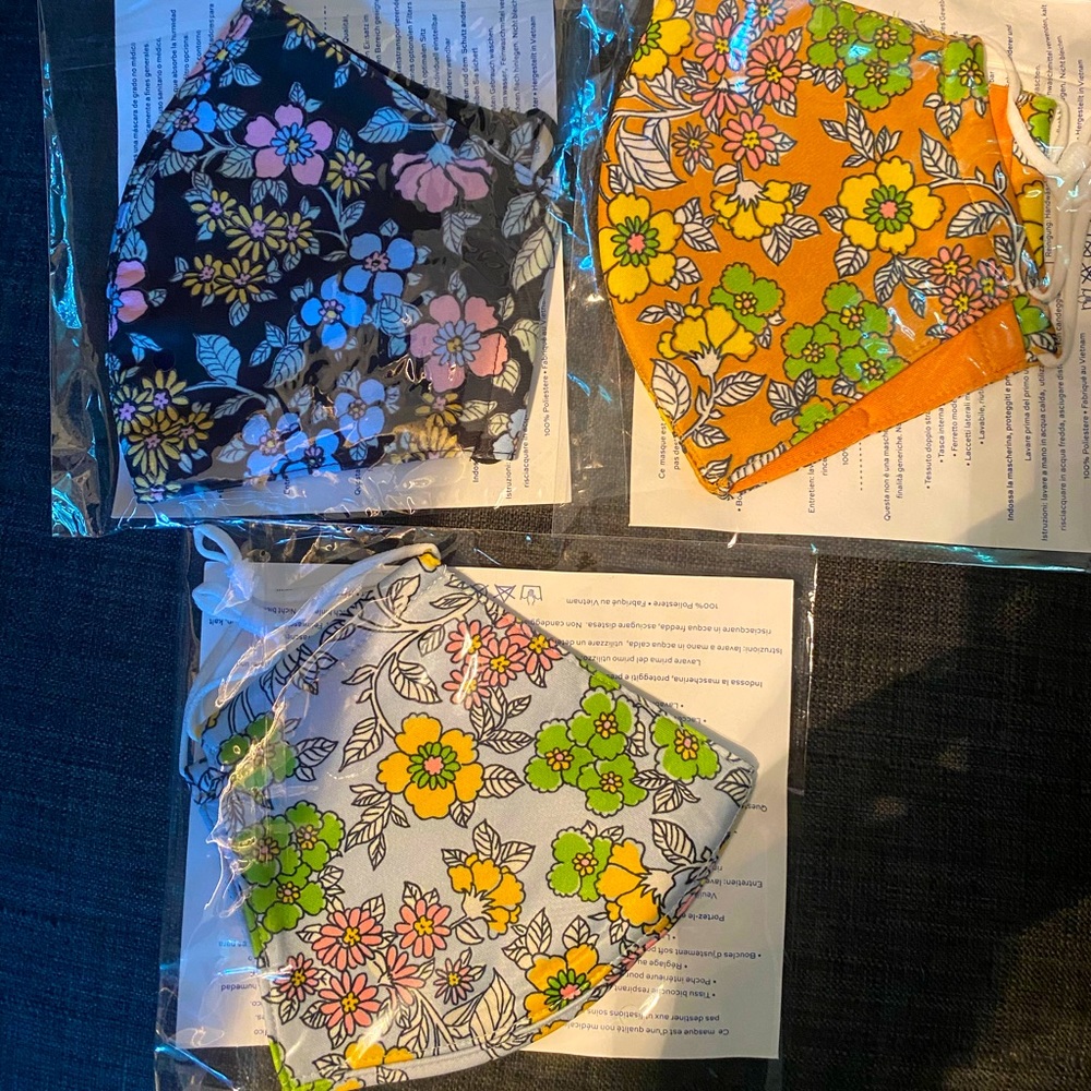 Tory Burch Face Masks. 4 piece set NEW